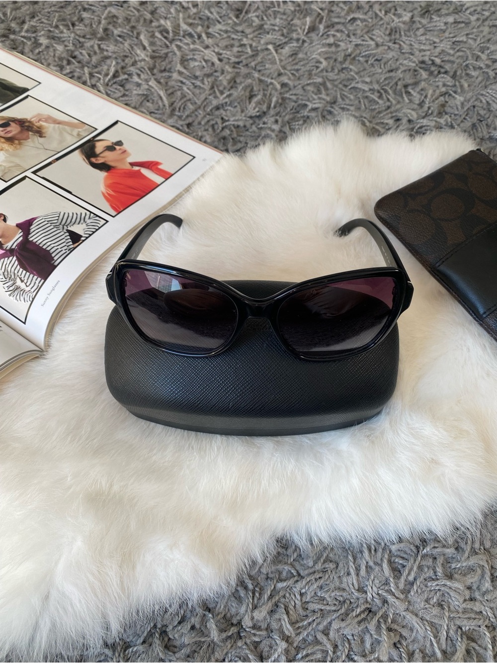 FOSSIL Black Rectangular Sunglasses - Picture 6 of 9